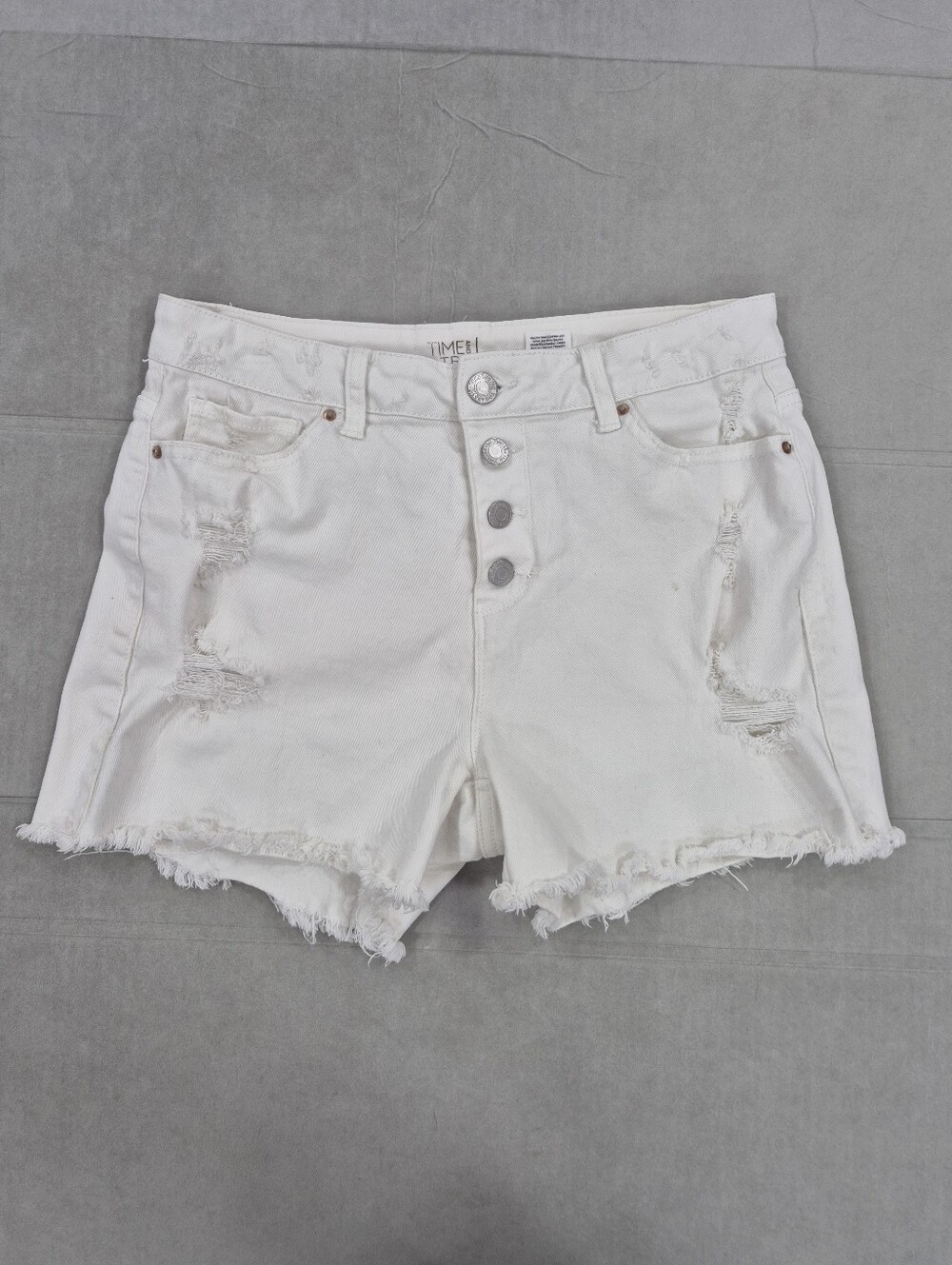 Time and Tru cutoff shorts women's 6 white denim button fly high rise distressed